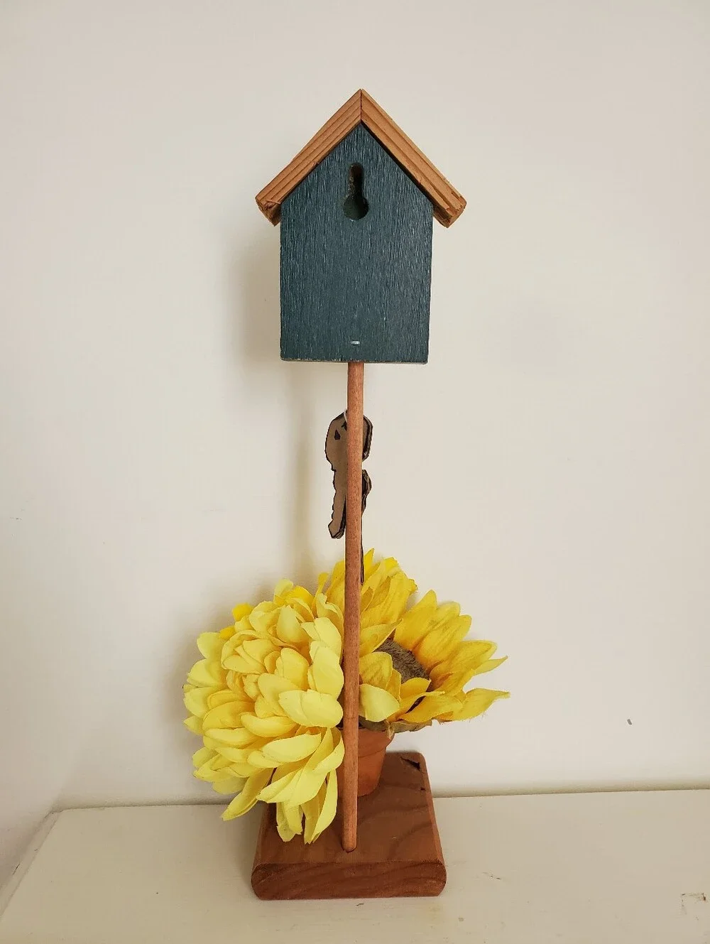 Birdhouse Sunflower Entryway Key Hook Wall Decor